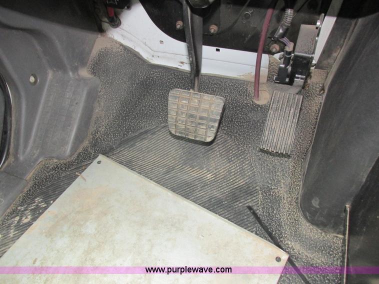 image for item K2178 2008 International DuraStar 4300 sweeper truck