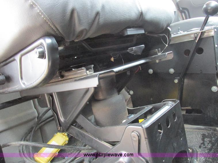 image for item K2178 2008 International DuraStar 4300 sweeper truck