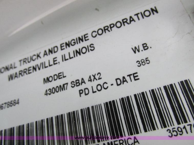 image for item K2178 2008 International DuraStar 4300 sweeper truck