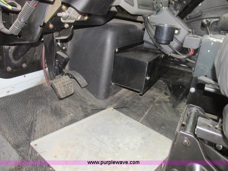 image for item K2178 2008 International DuraStar 4300 sweeper truck