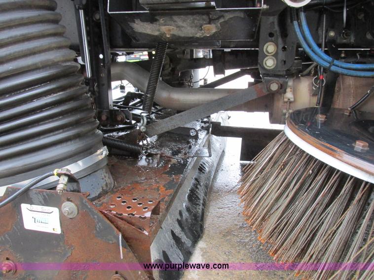 image for item K2178 2008 International DuraStar 4300 sweeper truck