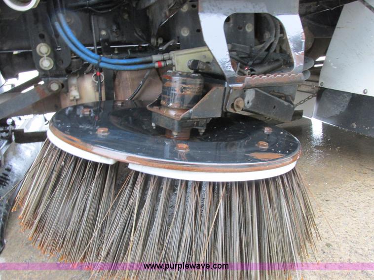 image for item K2178 2008 International DuraStar 4300 sweeper truck