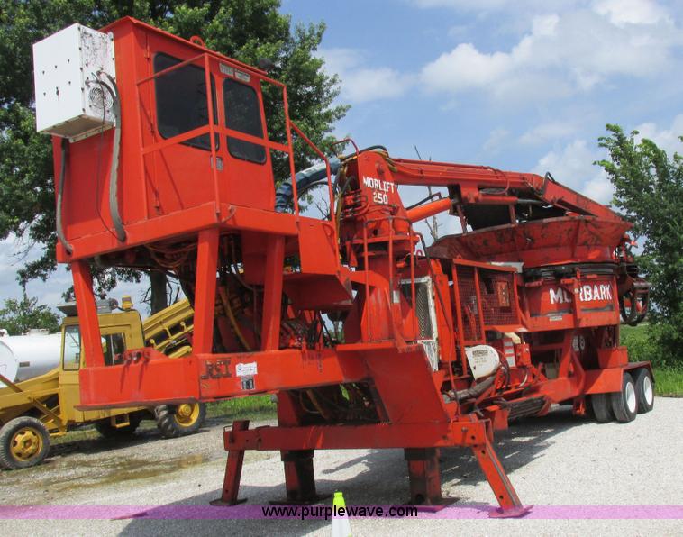 image for item K2179 1994 Morbark 1050 tub grinder