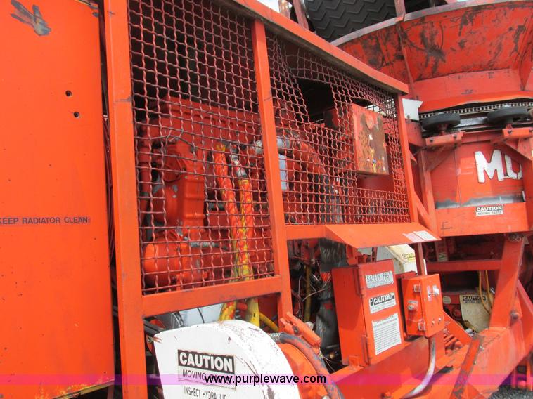 image for item K2179 1994 Morbark 1050 tub grinder