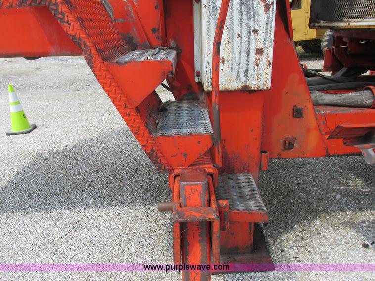 image for item K2179 1994 Morbark 1050 tub grinder