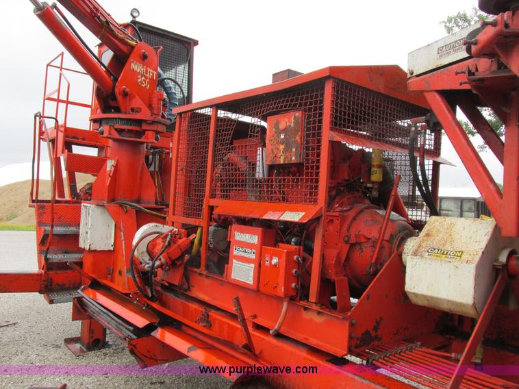 image for item K2179 1994 Morbark 1050 tub grinder