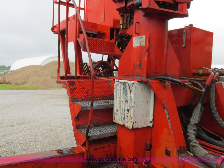 image for item K2179 1994 Morbark 1050 tub grinder