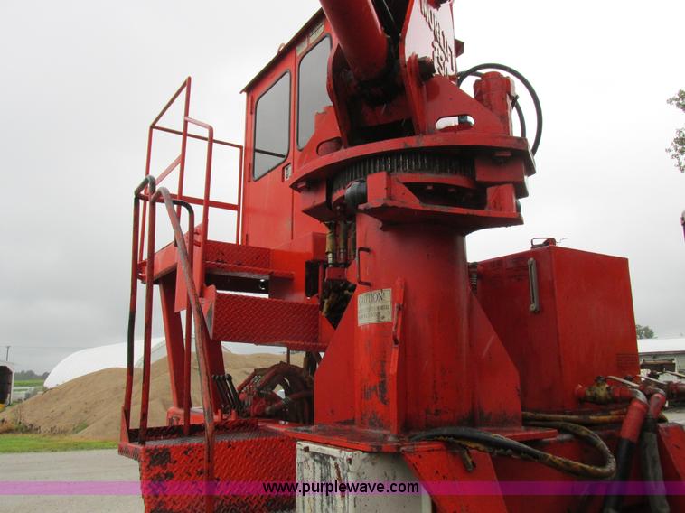 image for item K2179 1994 Morbark 1050 tub grinder