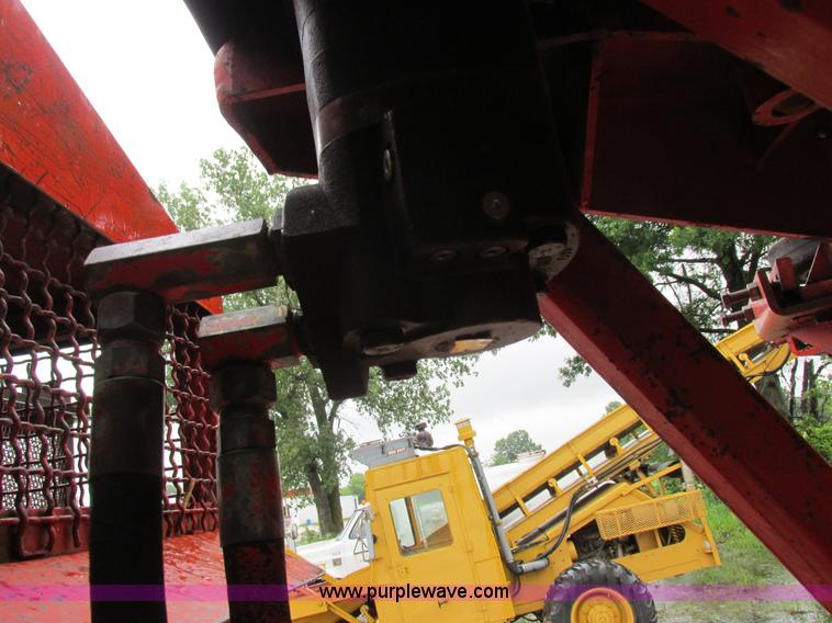 image for item K2179 1994 Morbark 1050 tub grinder