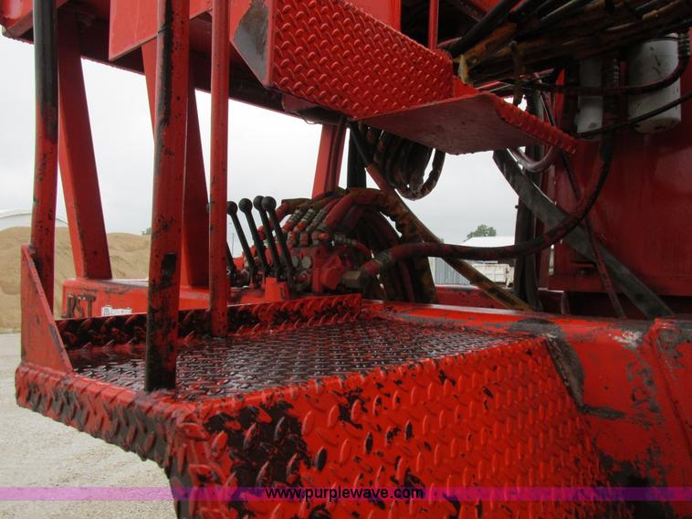 image for item K2179 1994 Morbark 1050 tub grinder