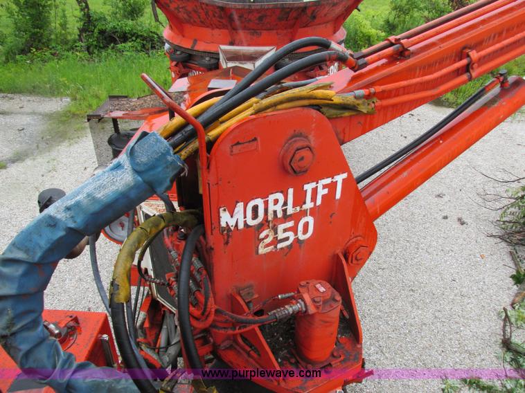 image for item K2179 1994 Morbark 1050 tub grinder