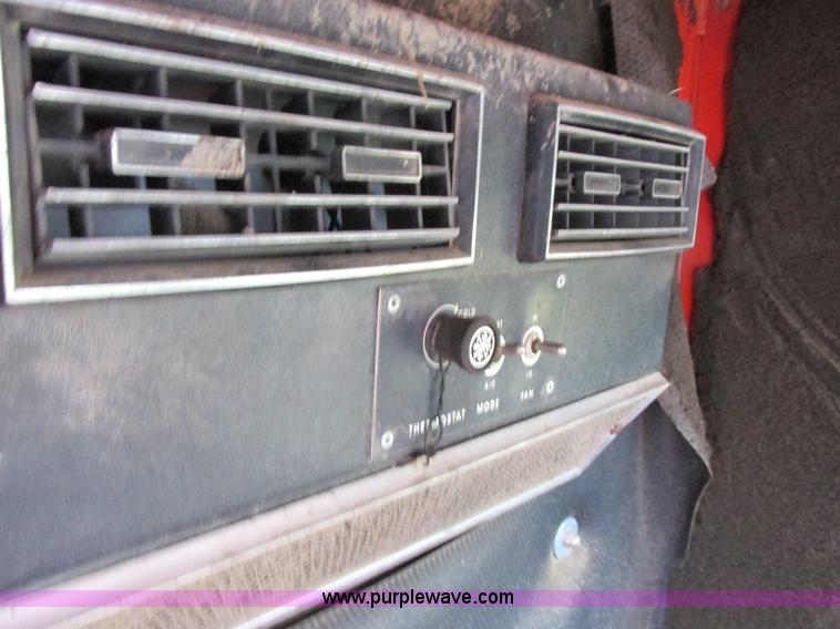 image for item K2179 1994 Morbark 1050 tub grinder