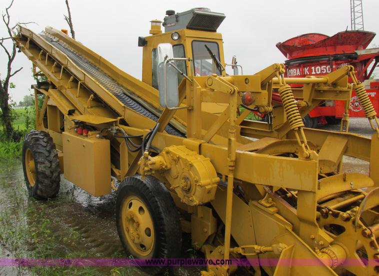 image for item K2180 1987 Athey Force Feed loader