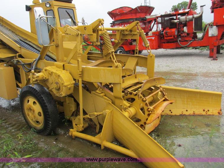 image for item K2180 1987 Athey Force Feed loader