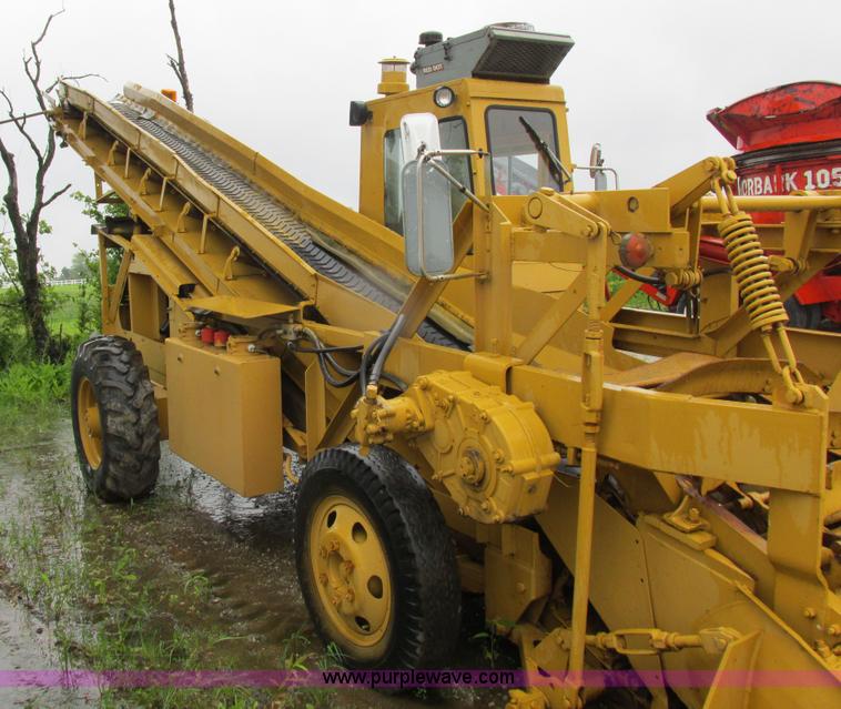 image for item K2180 1987 Athey Force Feed loader