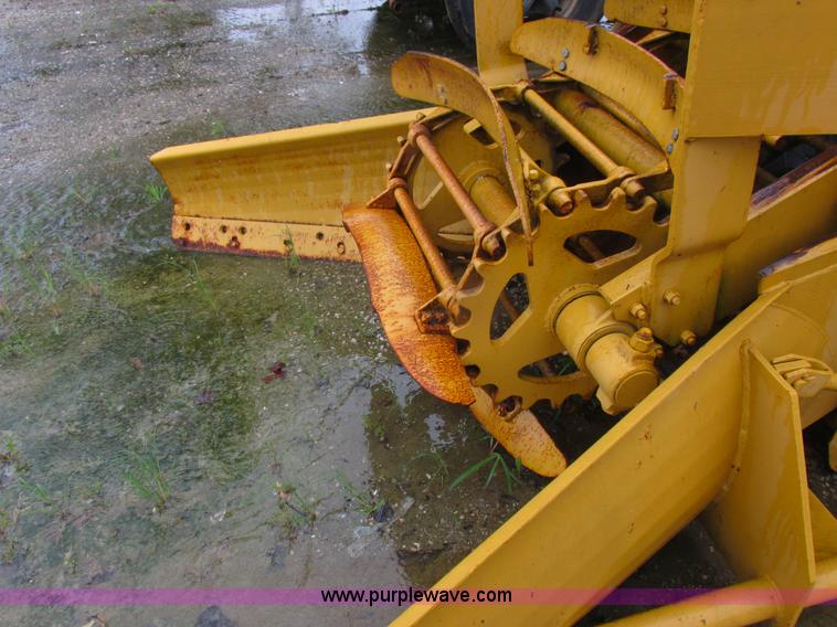 image for item K2180 1987 Athey Force Feed loader