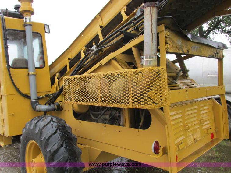 image for item K2180 1987 Athey Force Feed loader