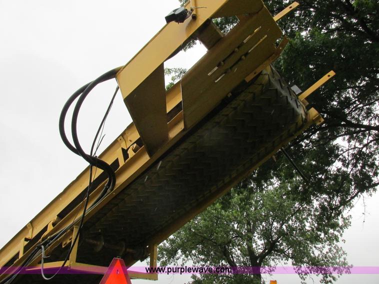 image for item K2180 1987 Athey Force Feed loader