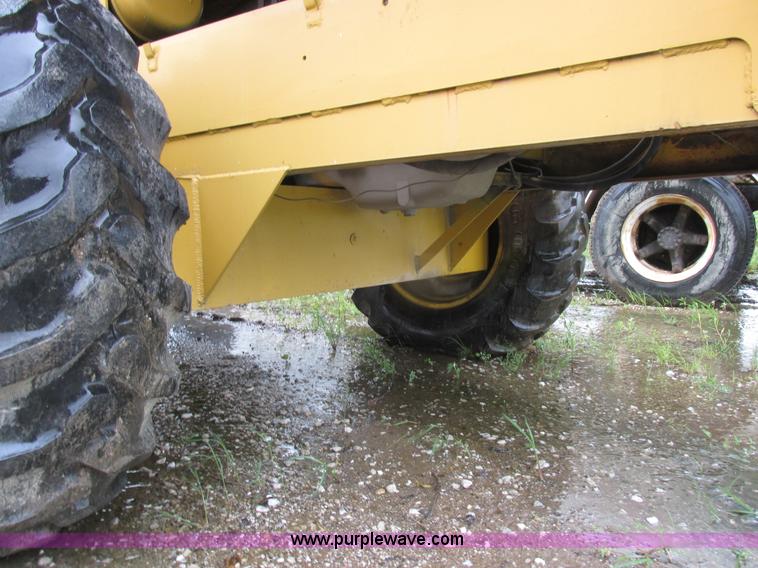 image for item K2180 1987 Athey Force Feed loader