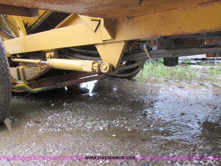 image for item K2180 1987 Athey Force Feed loader