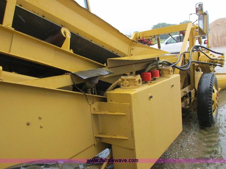 image for item K2180 1987 Athey Force Feed loader