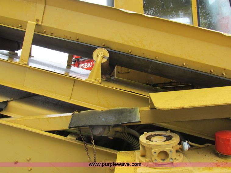 image for item K2180 1987 Athey Force Feed loader
