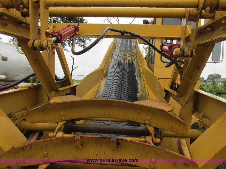 image for item K2180 1987 Athey Force Feed loader