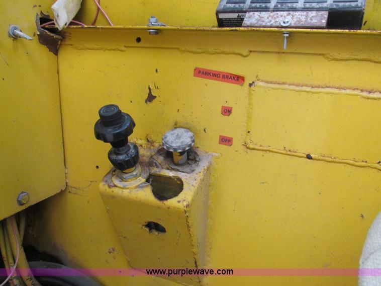 image for item K2180 1987 Athey Force Feed loader