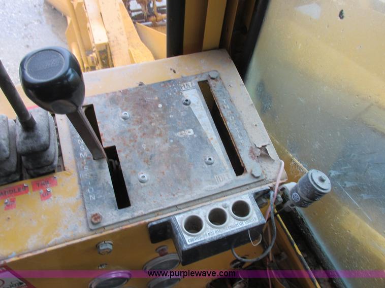 image for item K2180 1987 Athey Force Feed loader