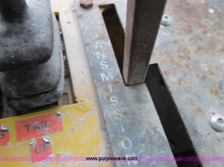 image for item K2180 1987 Athey Force Feed loader