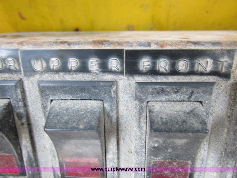 image for item K2180 1987 Athey Force Feed loader