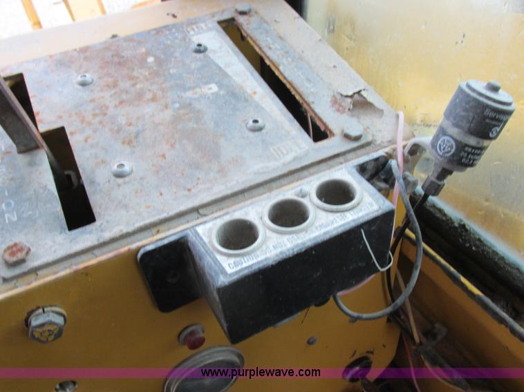 image for item K2180 1987 Athey Force Feed loader