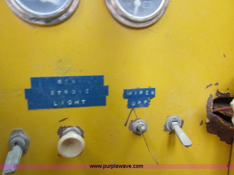 image for item K2180 1987 Athey Force Feed loader