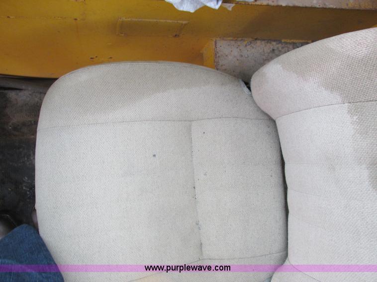 image for item K2180 1987 Athey Force Feed loader