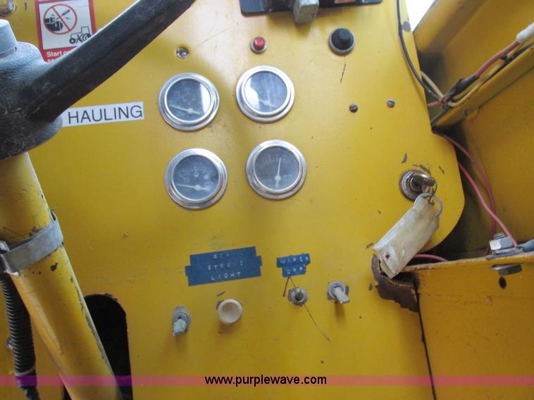 image for item K2180 1987 Athey Force Feed loader