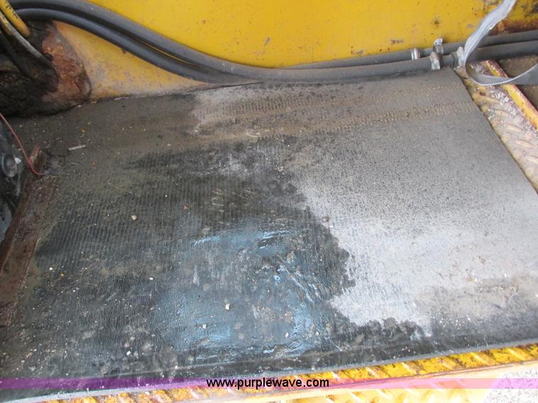 image for item K2180 1987 Athey Force Feed loader