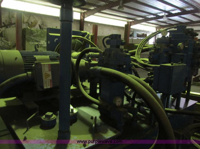 image for item K5092 Harris Badger L50S-2 two ram baler