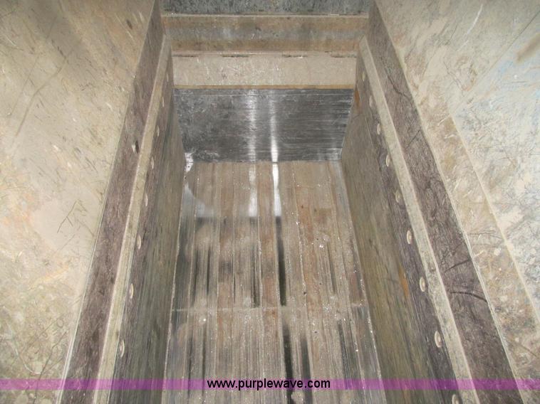 image for item K5092 Harris Badger L50S-2 two ram baler