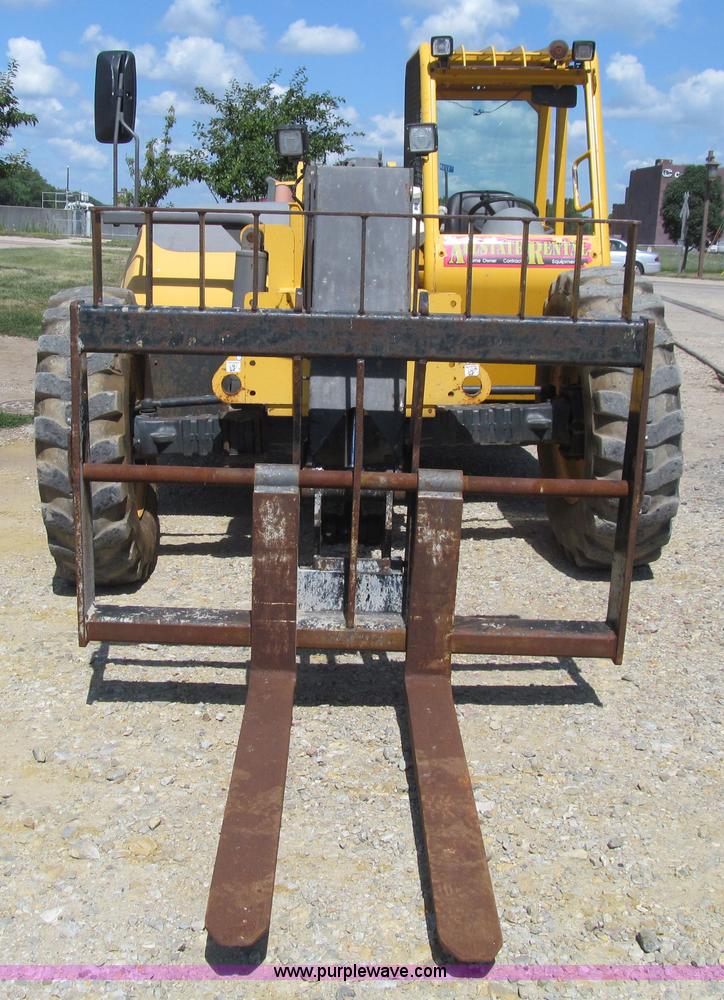 image for item K5743 2003 Volvo TL90 telehandler