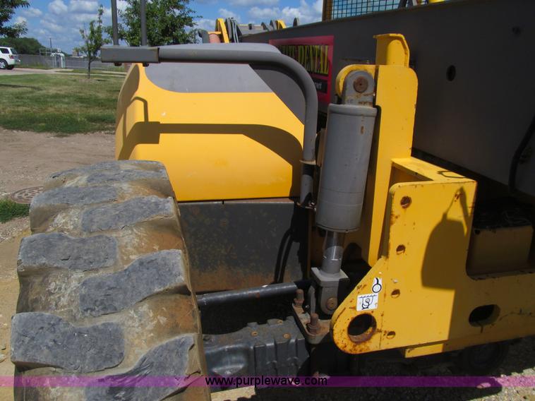 image for item K5743 2003 Volvo TL90 telehandler