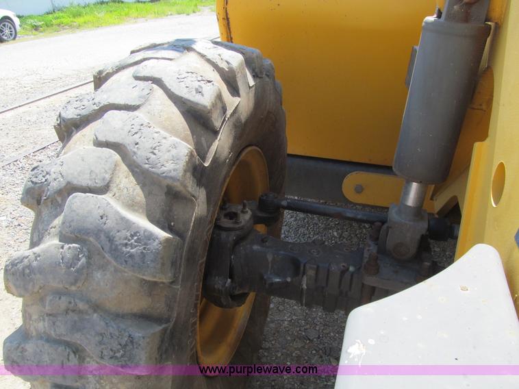 image for item K5743 2003 Volvo TL90 telehandler