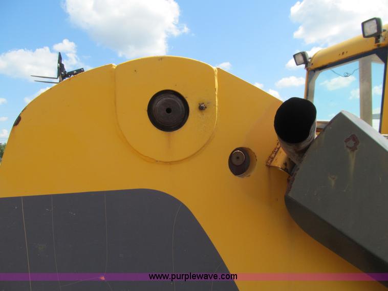 image for item K5743 2003 Volvo TL90 telehandler