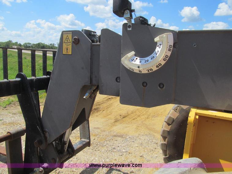 image for item K5743 2003 Volvo TL90 telehandler