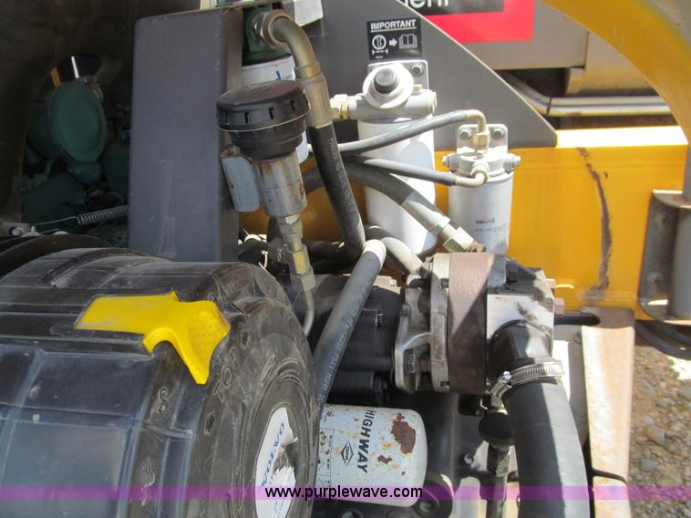 image for item K5743 2003 Volvo TL90 telehandler