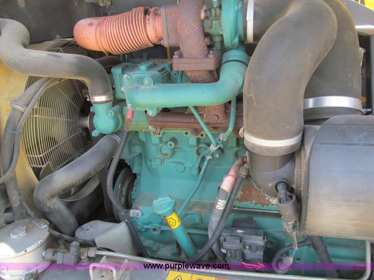 image for item K5743 2003 Volvo TL90 telehandler