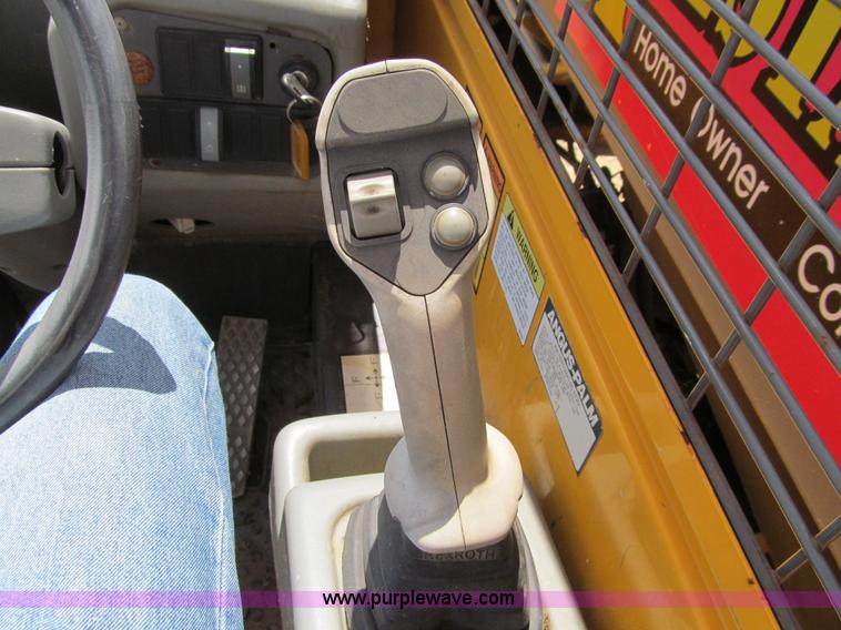 image for item K5743 2003 Volvo TL90 telehandler