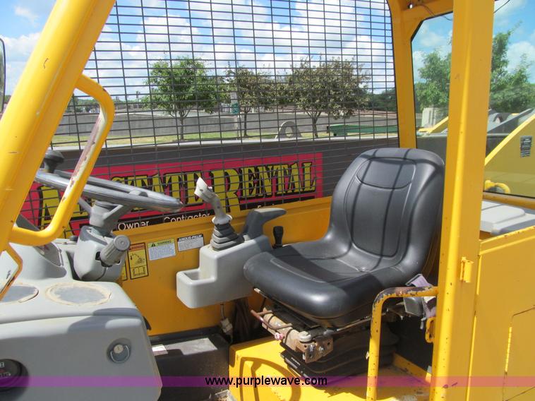 image for item K5743 2003 Volvo TL90 telehandler