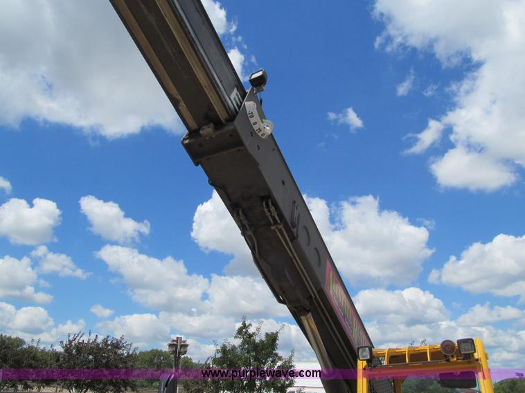 image for item K5743 2003 Volvo TL90 telehandler