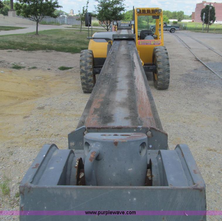 image for item K5743 2003 Volvo TL90 telehandler