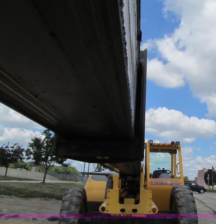 image for item K5743 2003 Volvo TL90 telehandler